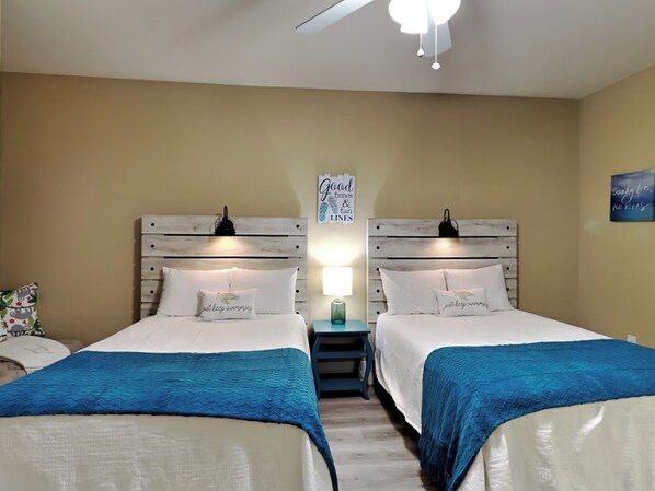 Condo, varias camas, acceso a la alberca, vista al océano (#C312 - No Pets) | 2 habitaciones, decoración personalizada y muebles diferentes 