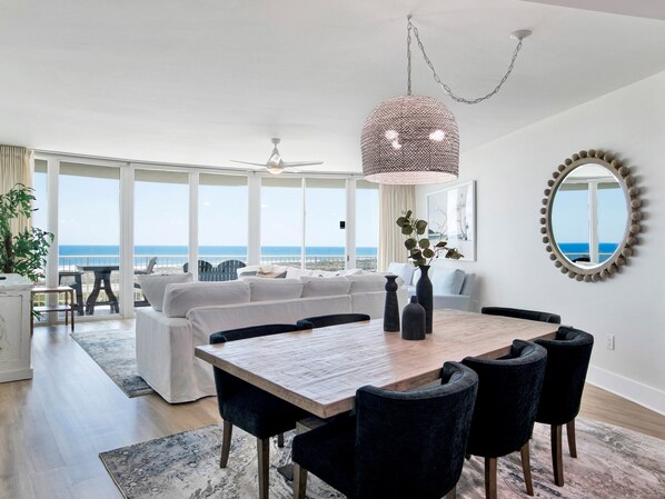 Condo (#C813 - No Pets) | Khu ăn uống