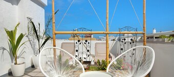 Studio Apartment "Estudio Massimo 7D" with Shared Terrace & Wi-Fi