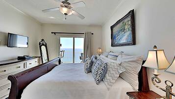 Condo, Berbilang Katil, Kitchen, Ocean View (#1202 - No Pets) | 2 bilik tidur, dihias secara berasingan