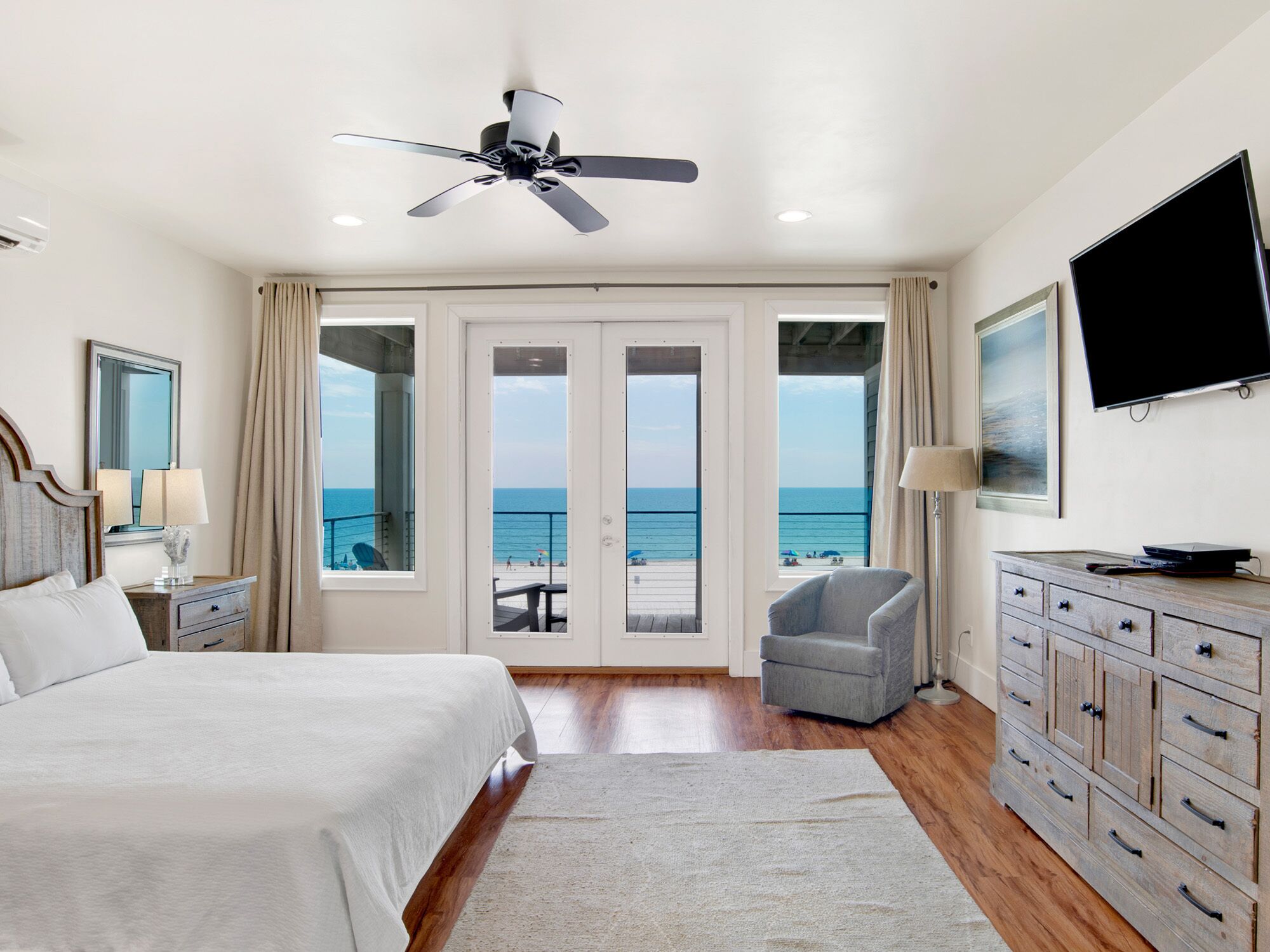 콘도 (West A - No Pets) | 16 개의 침실, 각각 다른 스타일의 인테리어, 각각 다르게 가구 비치, 무료 WiFi