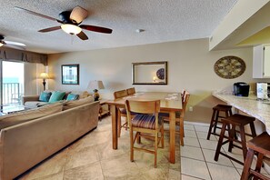 Condo, Multiple Beds, Balcony, Ocean View (#4002 - No Pets) | Dining