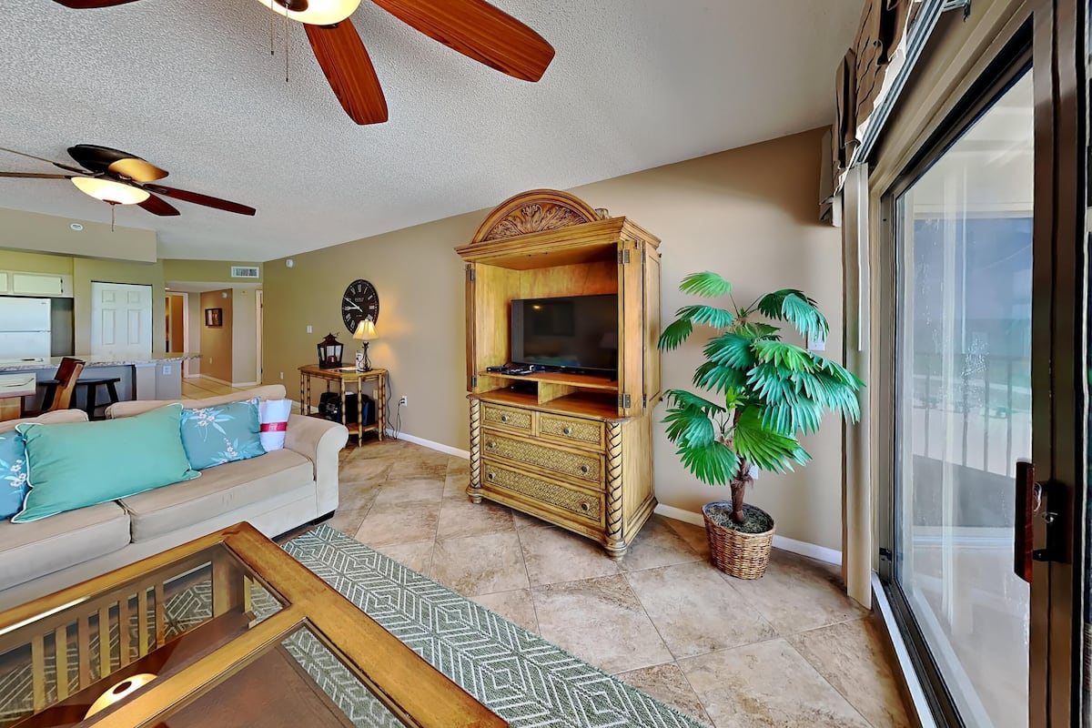 Condo, Multiple Beds, Balcony, Ocean View (#4002 - No Pets) | Living area | TV