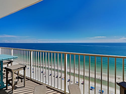 Crystal Shores by Southern Vacation Rentals