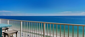Crystal Shores by Southern Vacation Rentals