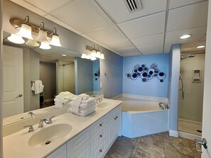 Condo (2 Bedrooms) | Property amenity - Emerald Beach by Southern Vacation Rentals (Panama City Beach)
