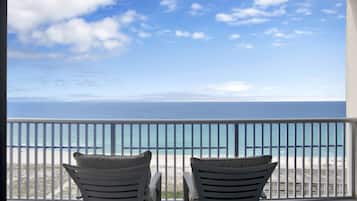 Condo, Berbilang Katil, Balcony, Ocean View (#1610 - No Pets) | Pemandangan dari bilik