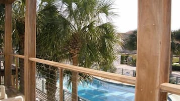 Condo, 1 cama Queen size y sofá cama, balcón (#10A - No Pets) | Alberca