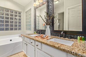 Een douche, een haardroger, handdoeken