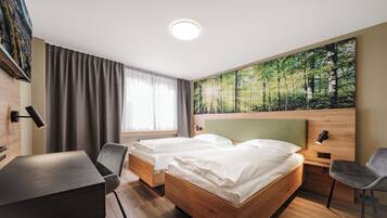 Down comforters, in-room safe, free WiFi, bed sheets