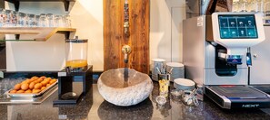 Selvbetjent frokost hver dag (CHF 15.00 per person)