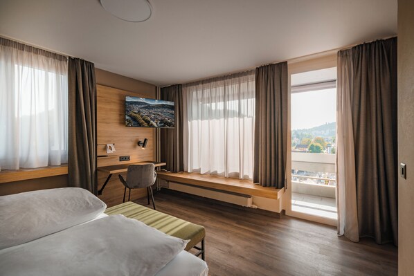 Couette en duvet, coffre-fort, accès au Wi-Fi (inclus), literie fournie