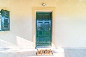 Exterior detail - Holiday Home "Corfu House in River" with Garden & Wi-Fi (Kerkyra)