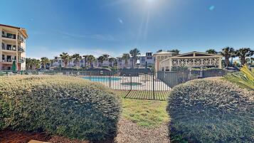 Condo, Multiple Beds, Kitchen, Garden View (#104 - No Pets) | Property grounds