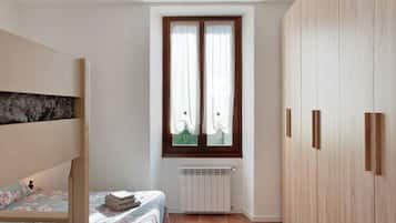 1 bedroom, iron/ironing board, free WiFi, bed sheets