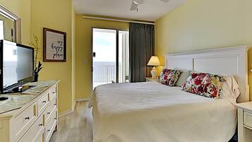 Appart'hÎtel, plusieurs lits, balcon, vue océan (#605 East - No Pets)