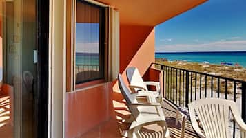 Condo, 1 Queen Bed with Sofa bed, Balcony, Ocean View (#202 - No Pets) | Property grounds