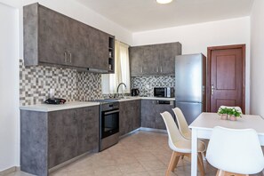 Fridge, microwave, oven, dishwasher - Azure Seaside Apt#12 (Sfakaki)