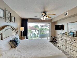 Condo, várias camas, sacada, vista para o oceano (#1306 - No Pets) | 3 quartos, individualmente decorados, individualmente mobiliados