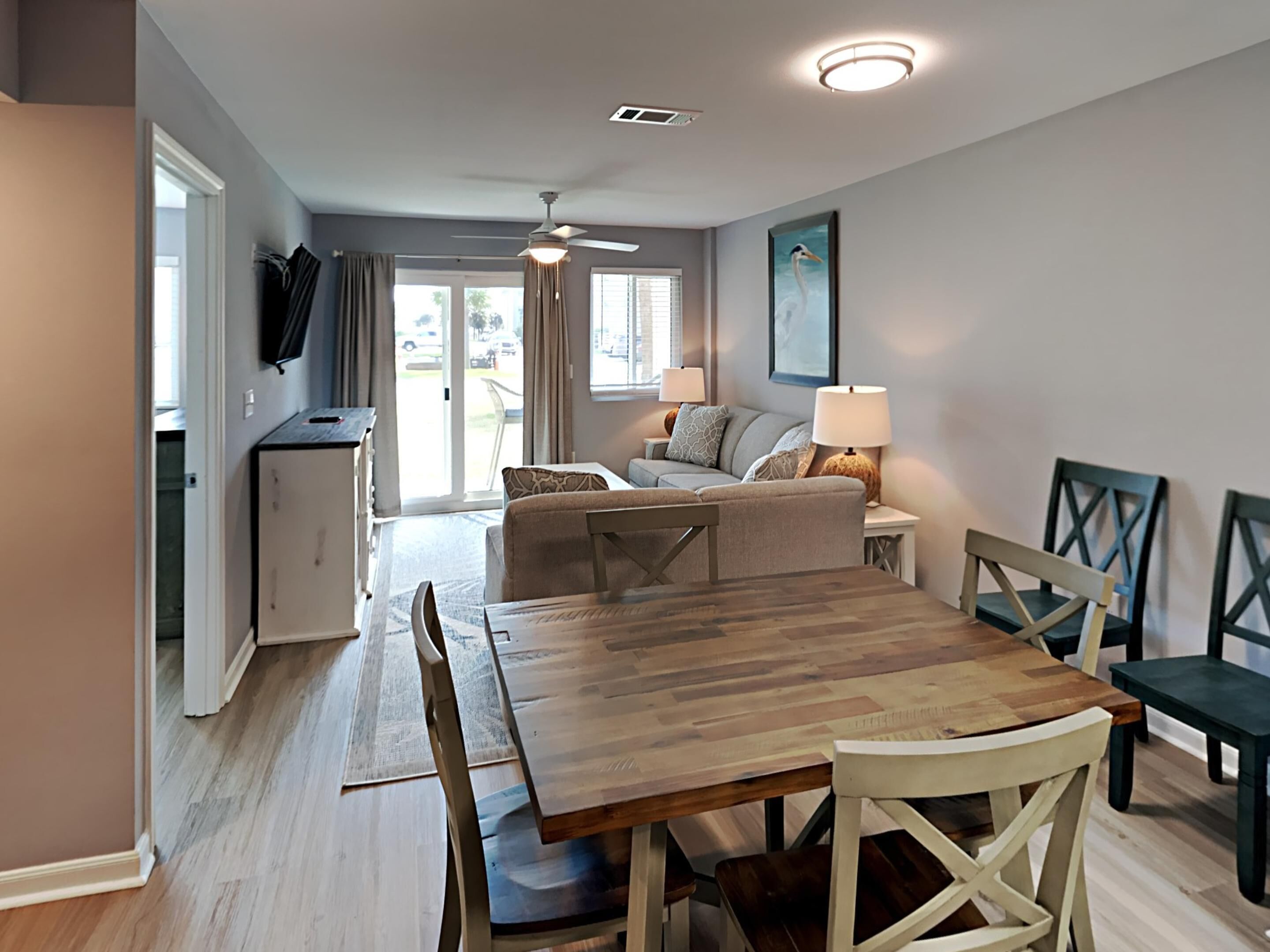 公寓客房, 多張床, 陽台 (#4111 - No Pets) | 用餐區