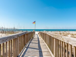 4 bedrooms, individually decorated, individually furnished, free WiFi - Mediterranean by Southern Vacation Rentals (Pensacola)