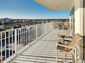 Condo, várias camas, sacada, vista para o oceano (#701) | Vista da sacada