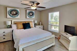 Leilighet, flere senger, balkong (#621 - No Pets) | 1 soverom, individuelt dekorert og individuelt innredet