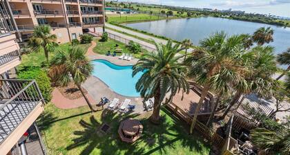 Gorgeous ocean views, 3 beautiful pools