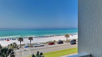 Condo, varias camas, balcón, vista al océano (Majestic Sun #412A - No Pets Allowed) | Áreas de la propiedad