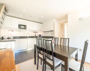 Microwave, oven - GRACE SUITE LONDON (London)