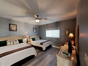 2 habitaciones, decoración personalizada y muebles diferentes 