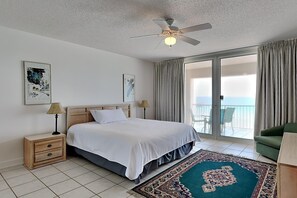 Appart'hôtel, plusieurs lits, balcon, vue océan (#804 - No Pets) | 2 chambres, décoration personnalisée, ameublement personnalisé