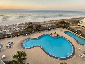 Pool - Palacio by Southern Vacation Rentals (Pensacola)