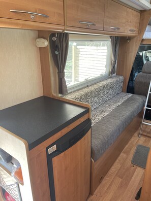 1 bedroom, iron/ironing board, free WiFi, bed sheets - Captivating 2 bed Motorhome in Wareham (Wareham)