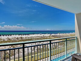 公寓式客房, 多张床, 阳台 (#213 - No Pets) | 住宿场地