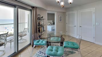 Condo, 1 Queen Bed with Sofa bed, Balcony, Ocean View (#403 West - No Pets) | Dining
