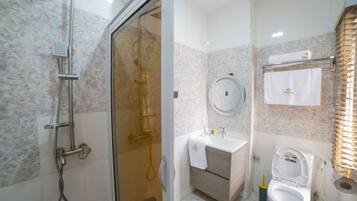 Classic Room | Bathroom