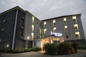 Fasade – kveld/natt