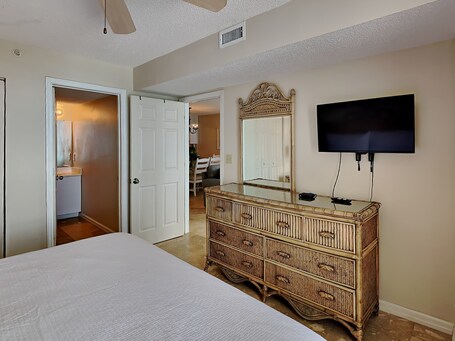 Pelican Beach by Southern Vacation Rentals - Image 86