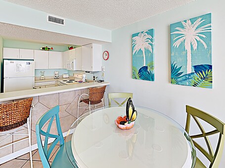 Pelican Beach by Southern Vacation Rentals - Image 10