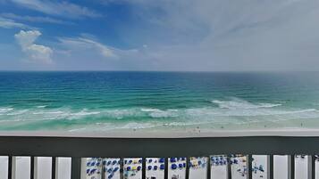 Condo (1 Bedroom) | Property amenity