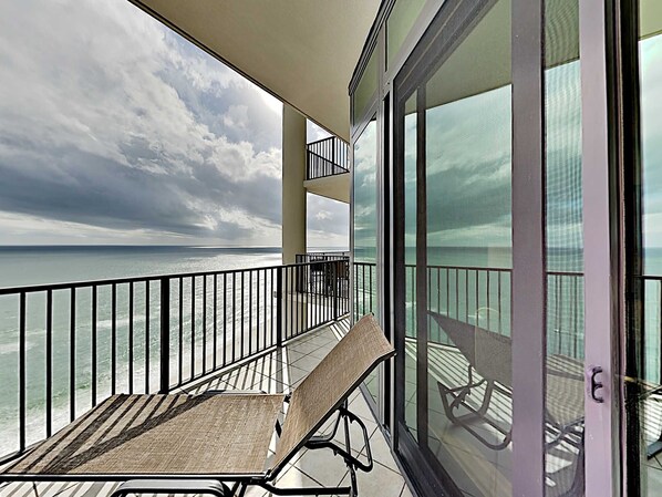 Condo, varias camas, balcón, vista al océano (#2109 - No Pets) | Vista desde la habitación