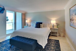 Huoneisto, 1 suuri parisänky ja vuodesohva, parveke (#2B - No Pets) | 1 makuuhuone, yksilöllisesti sisustettu, yksilöllisesti kalustettu