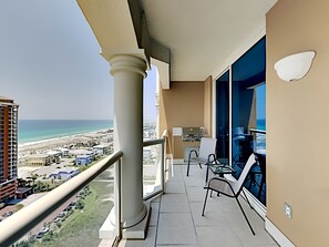 Apartamento, varias camas, cocina, vistas al mar (#4-1905 - No Pets) | Jardines del alojamiento