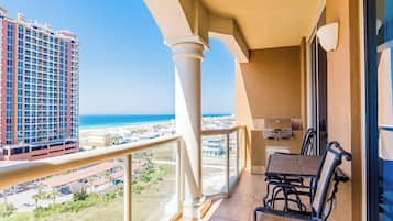 Condo, Multiple Beds, Balcony, Ocean View (#4-905 - No Pets) | Property grounds