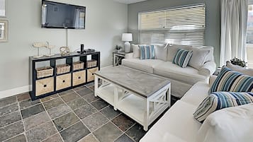 公寓客房, 多張床, 陽台 (#G16 - No Pets) | 住宿內部