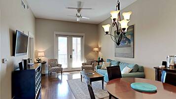 4 bedrooms, individually decorated, individually furnished, bed sheets