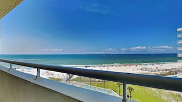 Condo, 1 King Bed with Sofa bed, Balcony, Ocean View (#514 - No Pets) | Property grounds