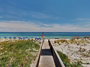 On the beach - Sans Souci by Southern Vacation Rentals (Pensacola Beach)