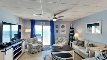 Condo (3 Bedrooms) | Property amenity